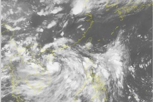 Storm ‘Talas’enters the East Sea.