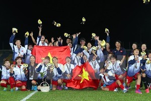 Vietnamese women football team triumph at SEA Games 29 (Photo: VNA)