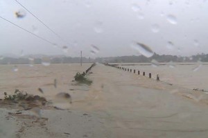 The central region will continue suffering heavy rains in next couple days.