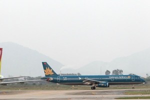 Vietnam Airlines operated more than 6,200 domestic and international flights during the peak of Tet (Lunar New Year), serving nearly 880,000 passengers, a rise of 7.4 percent against the previous year (Photo: VNA)