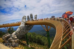 The Golden Bridge in Da Nang city (Photo: VNA)