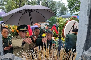 Hundreds of veterans commemorate martyrs in Po Hen Border Post