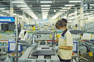 Samsung employs nearly 160,000 Vietnamese employees 