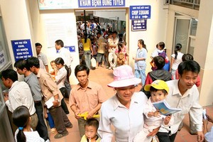 The large numbers of patients suffering from heat-related illnesses increased