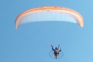 Quang Ngai kicks off Int’l Paragliding Championship for first time 