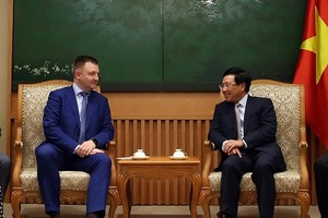 Deputy Prime Minister Pham Binh Minh meets with Head of the Russian Federal Agency for Youth Affairs Alexander Bugayev. (Photo:VGP)