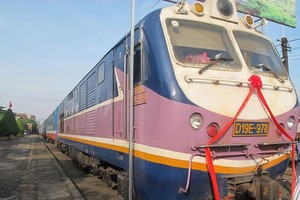 Hanoi Railway Transport Company opens North- South rapid container train