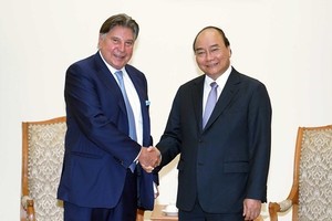 Vietnamese Prime Minister Nguyen Xuan Phuc and Mr. Horst Julius Pudwill, the president of TTI (Photo:VNA)