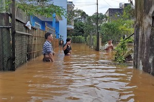 Prolonged downpour submerges over 100 houses in Lam Dong 