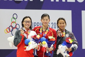 Anh Vien receives gold medal at SEA Games 30. (Photo:DUNG PHUONG)