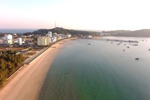 Co To has beautiful beaches 