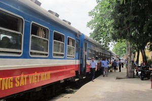 North-South, tourism twin-trains operate daily in July
