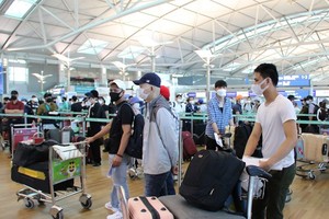 230 Vietnamese citizens flown home