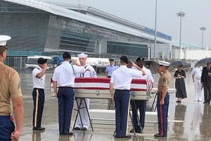 Vietnam hands over remains to US
