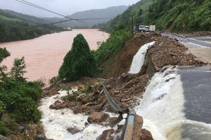 A landslide occurs in Quang Tri 