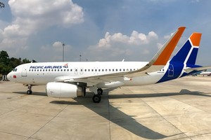 Flight delayed over five hours due to bomb warning from passenger