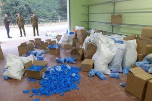 Thai Nguyen Province seizes over eight tons of discarded medical gloves 