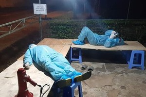 Medical staffs perform tasks of Covid-19 prevention and control in Gia Lai Province.