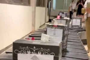 Ministry identifies person sending packages noting “Minister of Transport”