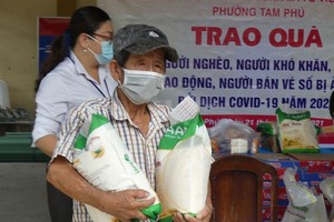   SGGP Newspaper continues to provide 10 tons of rice to Covid-19 hit people 