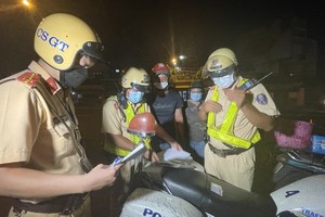 Armed forces open patrol to control Covid-19 pandemic in HCMC  