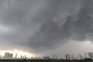 Tropical depression, storm in East Sea forecast to impact on Northern weather