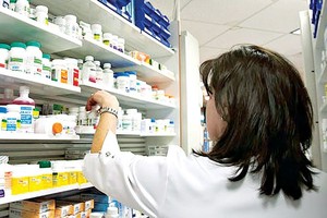 Vietnam strengthens production, import, store of Covid-19 drugs