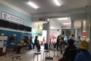 HCMC's districts complete vaccination campaigns for people aged over 65 years