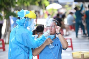 HCMC to test all residents for Covid-19 during social distancing