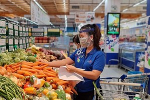  Supermarkets, stores face difficulties in orders, delivery handling