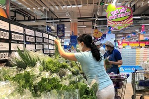 Fully vaccinated residents of Can Gio able to go out to buy essential foods