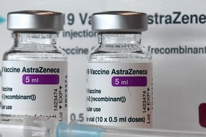Italy presents additional 2.02 million Covid-19 vaccine doses to Vietnam