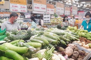 Trading activities resumed at markets, supermarkets in HCMC