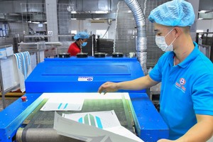 Districts join hands with businesses to restore production activities 