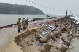Typhoon Rai causes landslides in Central localities 