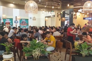 Supermarkets welcome more customers but low consumption