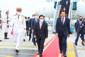 Lao Prime Minister begins Vietnam visit