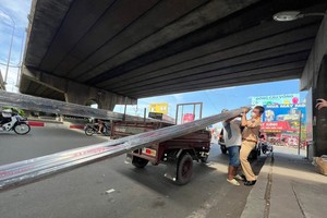 Traffic police strengthen patrols to ensure road order, safety ahead of Tet