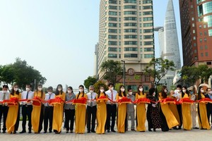 HCMC inaugurates Bach Dang Wharf Park, Me Linh Park 