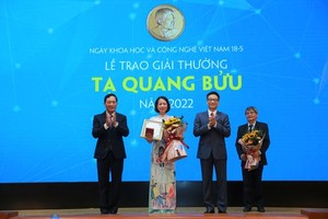 Two scientists win Ta Quang Buu Award 2022