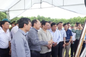 PM Pham Minh Chinh pays site survey to Thach Khe iron ore mine 