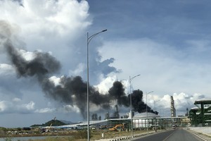 Southern petrochemical complex catches on fire during operation process