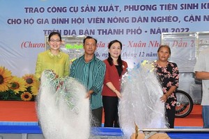 HCMC accompanies farmers to overcome difficulties