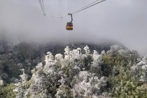 Country braces for dual extremely cold fronts