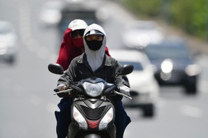 Scorching heat, tidal wave to simultaneously hit country