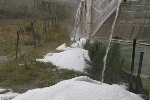 Sudden change in weather might cause unusual hails in next couple days