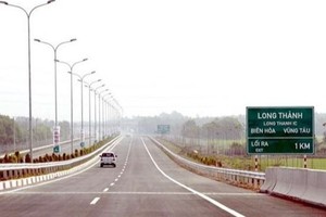Intersection of Ben Luc-Long Thanh Expressway, highway to accommodate six lanes