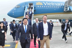 Prime Minister of Luxembourg begins official visit to Vietnam