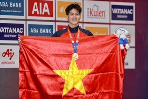 Swimmer, marathoner bag gold medals at SEA Games 32