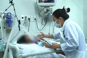 Patients aged 18, 26 with botulinum poisoning under severe condition